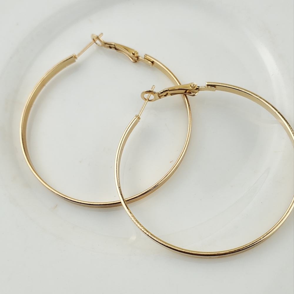 💫5/$25 Large Chic Gold Earrings